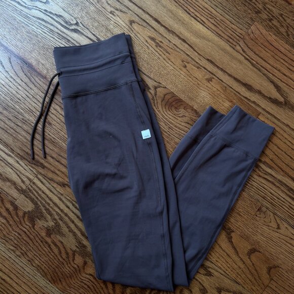 Vuori Daily Legging - Chocolate - Size M - Picture 3 of 6